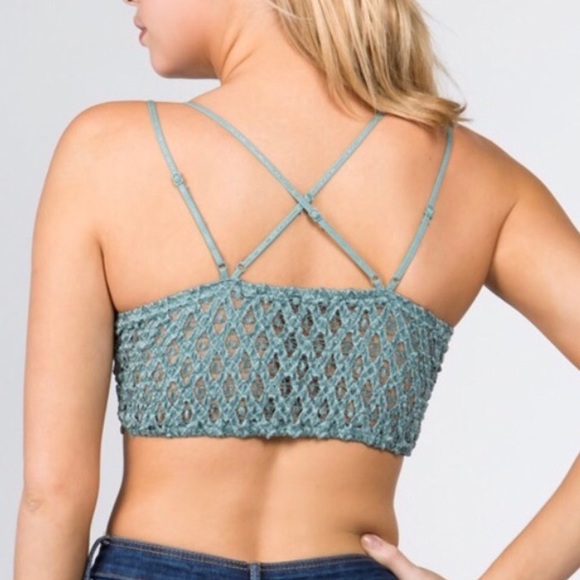 SALE Off White Scalloped Crochet Lace Bralette - Picture 3 of 3